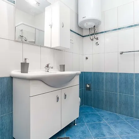 Апартаменти Branka A2 Fix 1 *